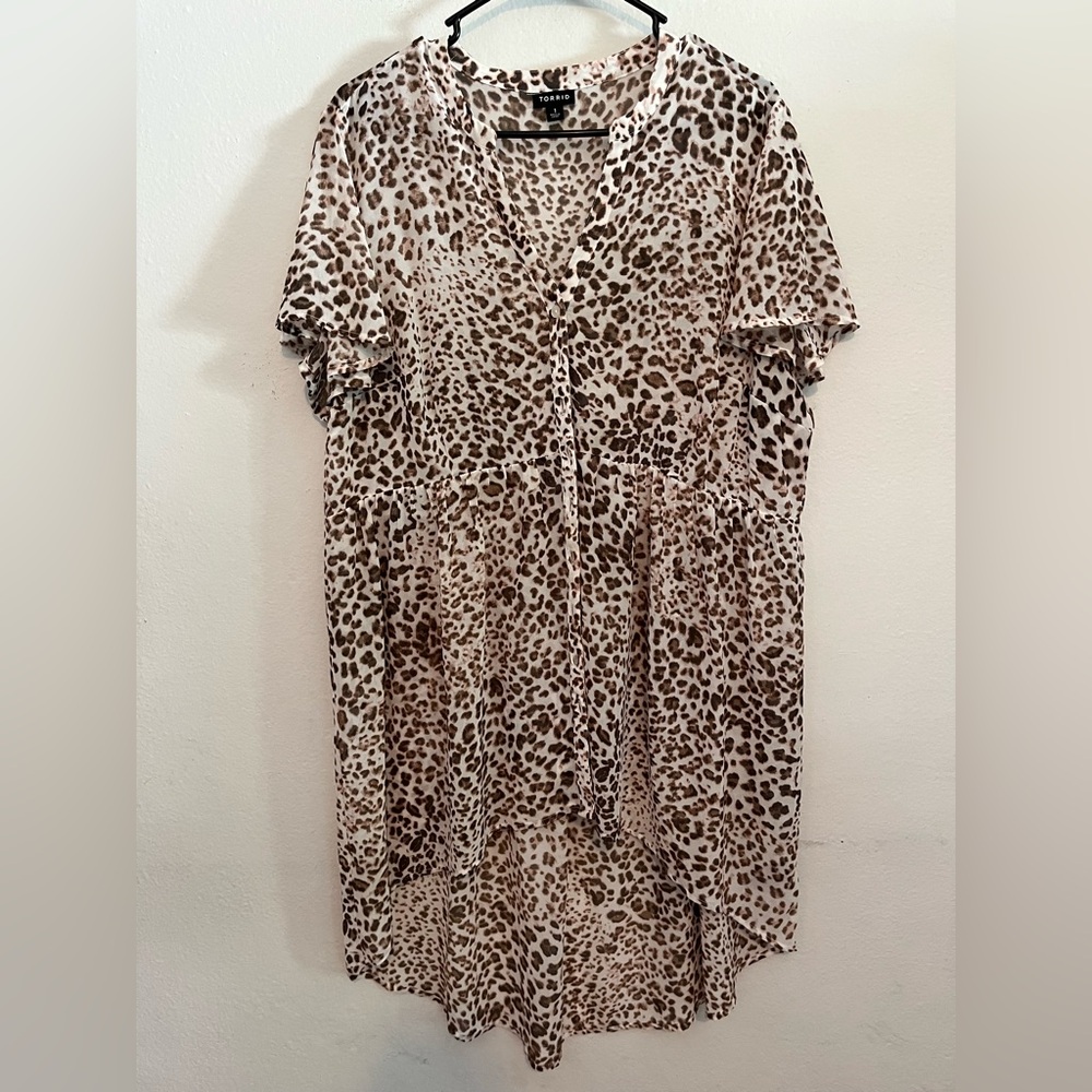 3/$20 Torrid Lexi Chiffon Babydoll Animal Print Semi Sheer Button Down Tunic 1XL - Picture 2 of 9